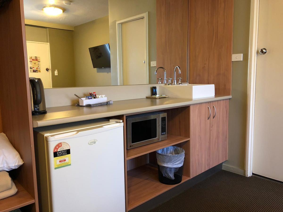 The Astor Hotel Motel Goulburn Ngoại thất bức ảnh